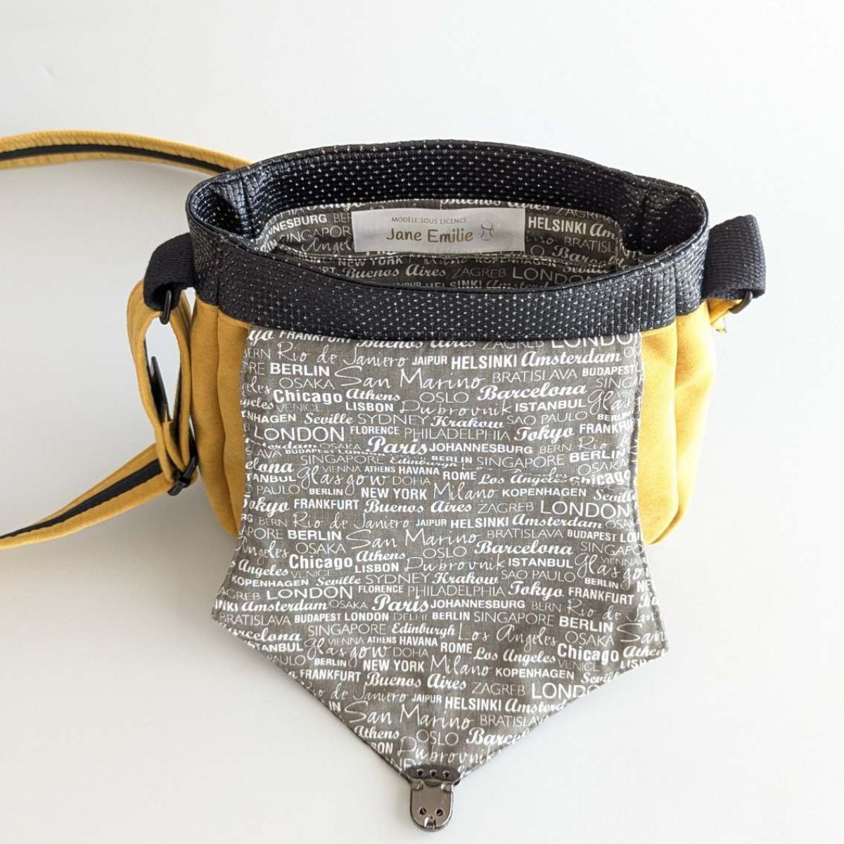 Intérieur besace Glasgow avec étiquette Jane Emilie