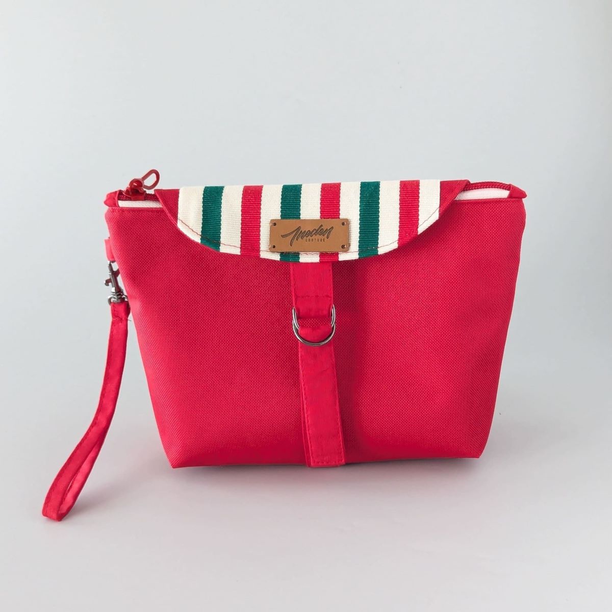 Trousse à maquillage rouge avec rabat toile basque Euskal avec dragonne